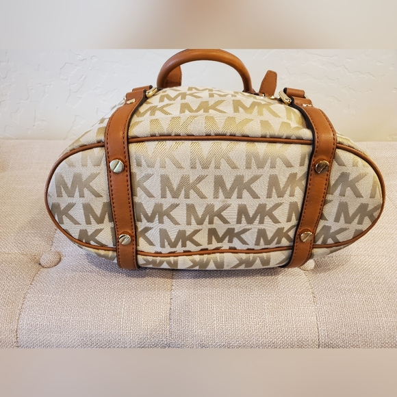 MK purse - Picture 3 of 6
